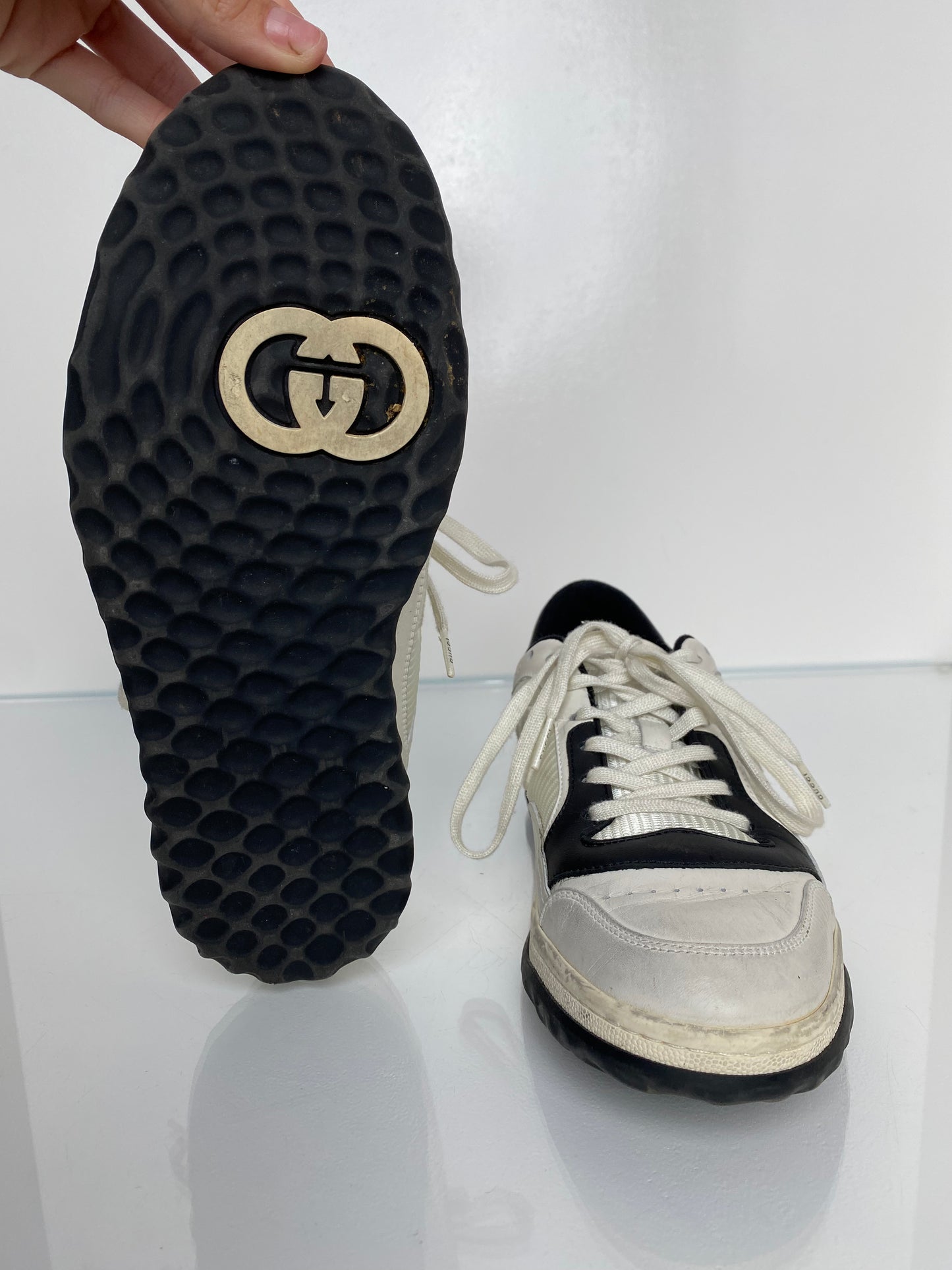 Gucci White & Black GG Sneakers, 39.5