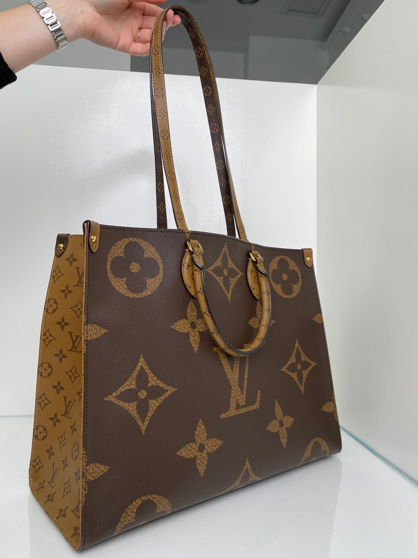 Louis Vuitton On the Go Reverse Monogram GM