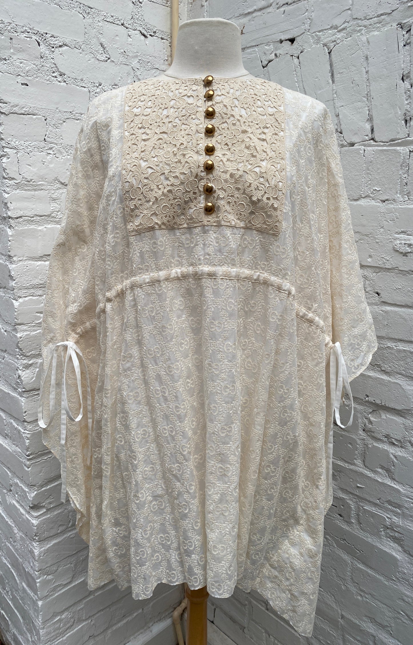 Gucci White & Gold Lace Flowy Mini Dress, 40