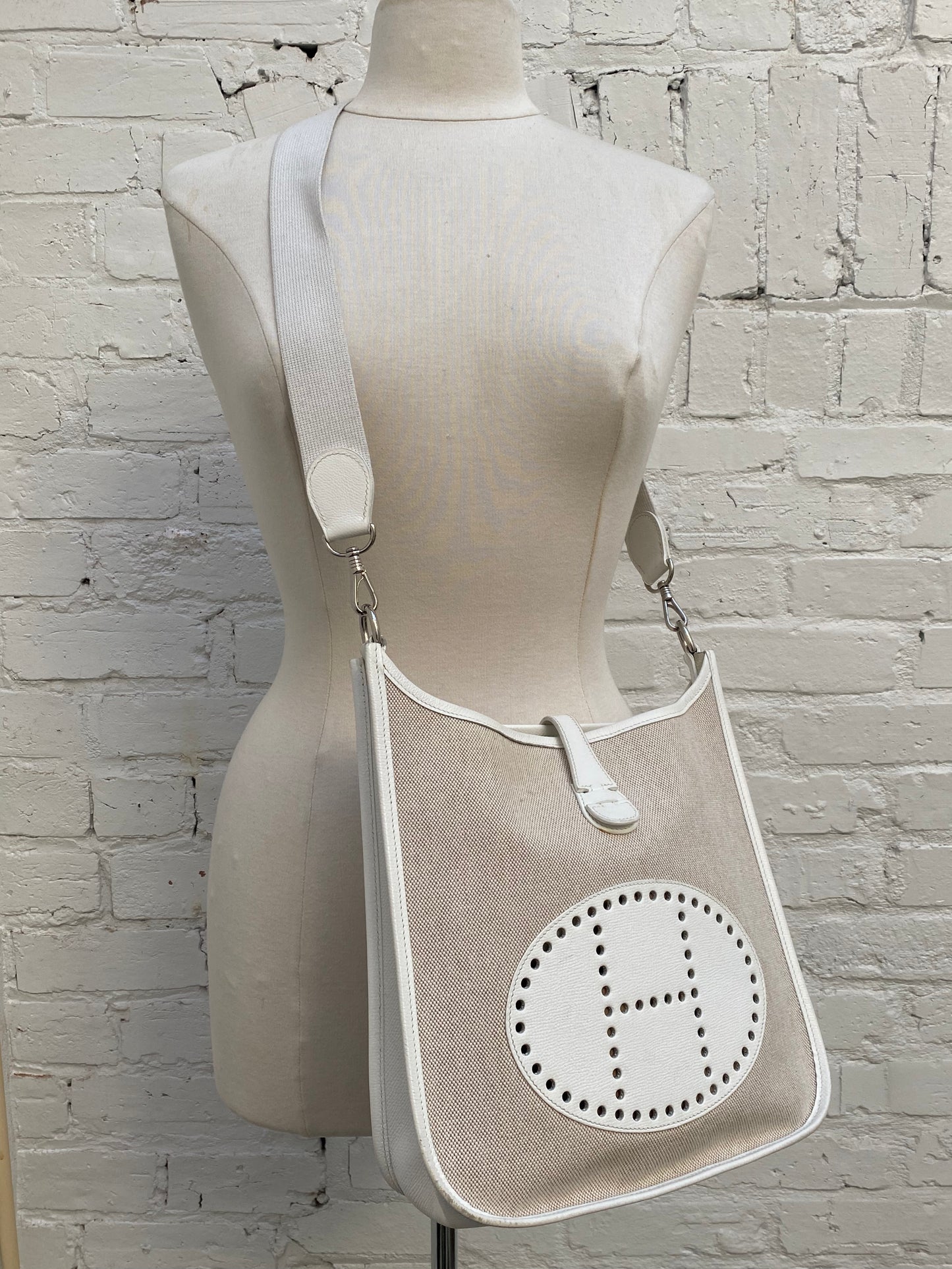 Hermes Evelyne PM Toile/Blanc PHW #H