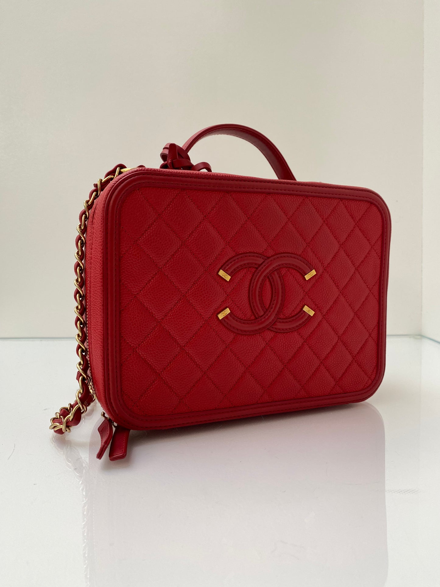 Chanel Red Filigree Vanity Caviar GHW