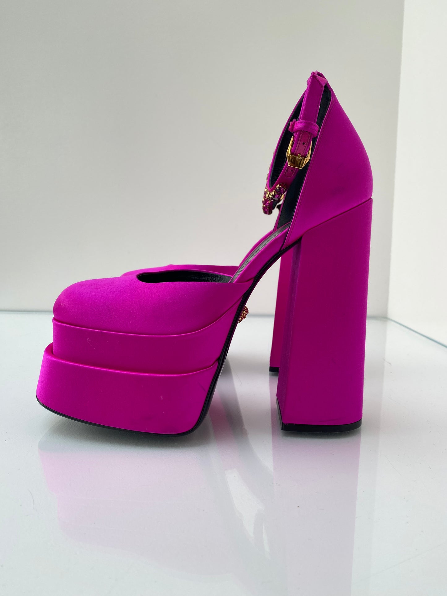 Versace Hot Pink Medium Aevitas 125mm Satin-Finish Pumps, 38.5