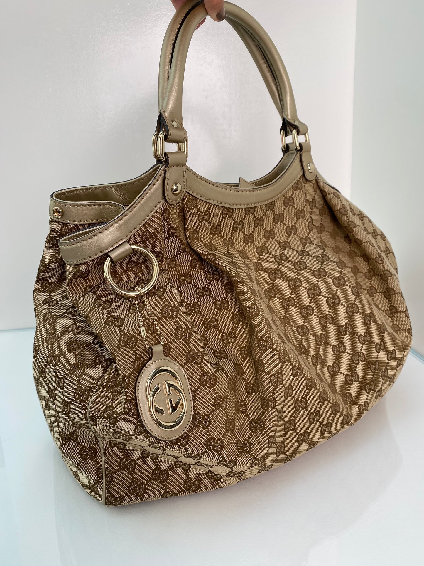 Gucci Supreme Monogram Hobo Bag SHW