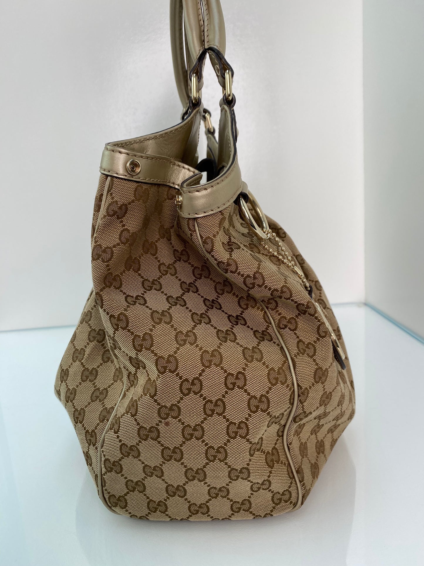 Gucci Supreme Monogram Hobo Bag SHW
