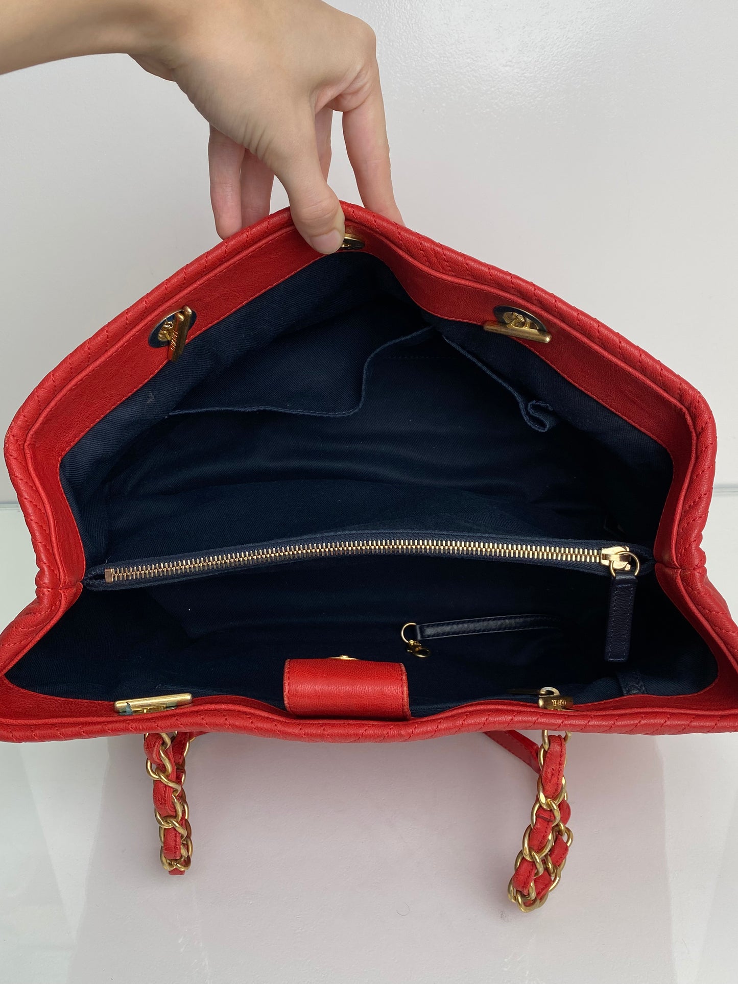 Chanel Red Chevron Lambskin Leather Shoulder Tote GHW