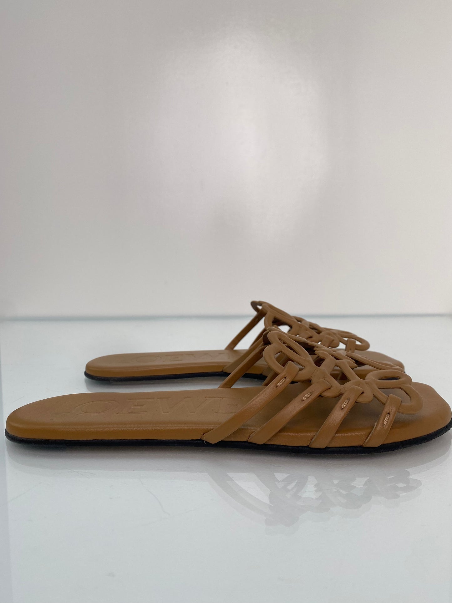 Loewe Brown Anagram Slides, 37