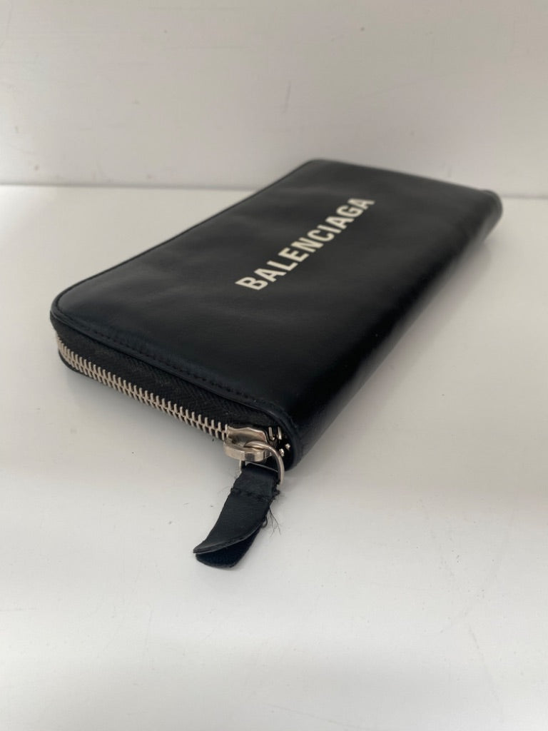 Black Balenciaga Logo Wallet – Airee Edwards