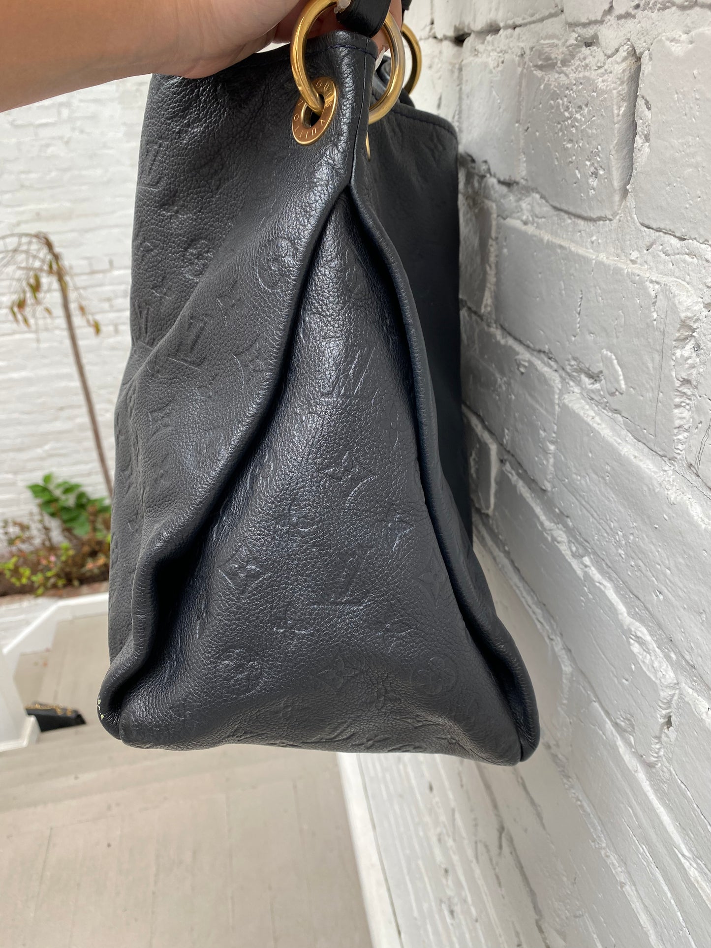 Louis Vuitton Navy Empreinte Leather Artsy Purse