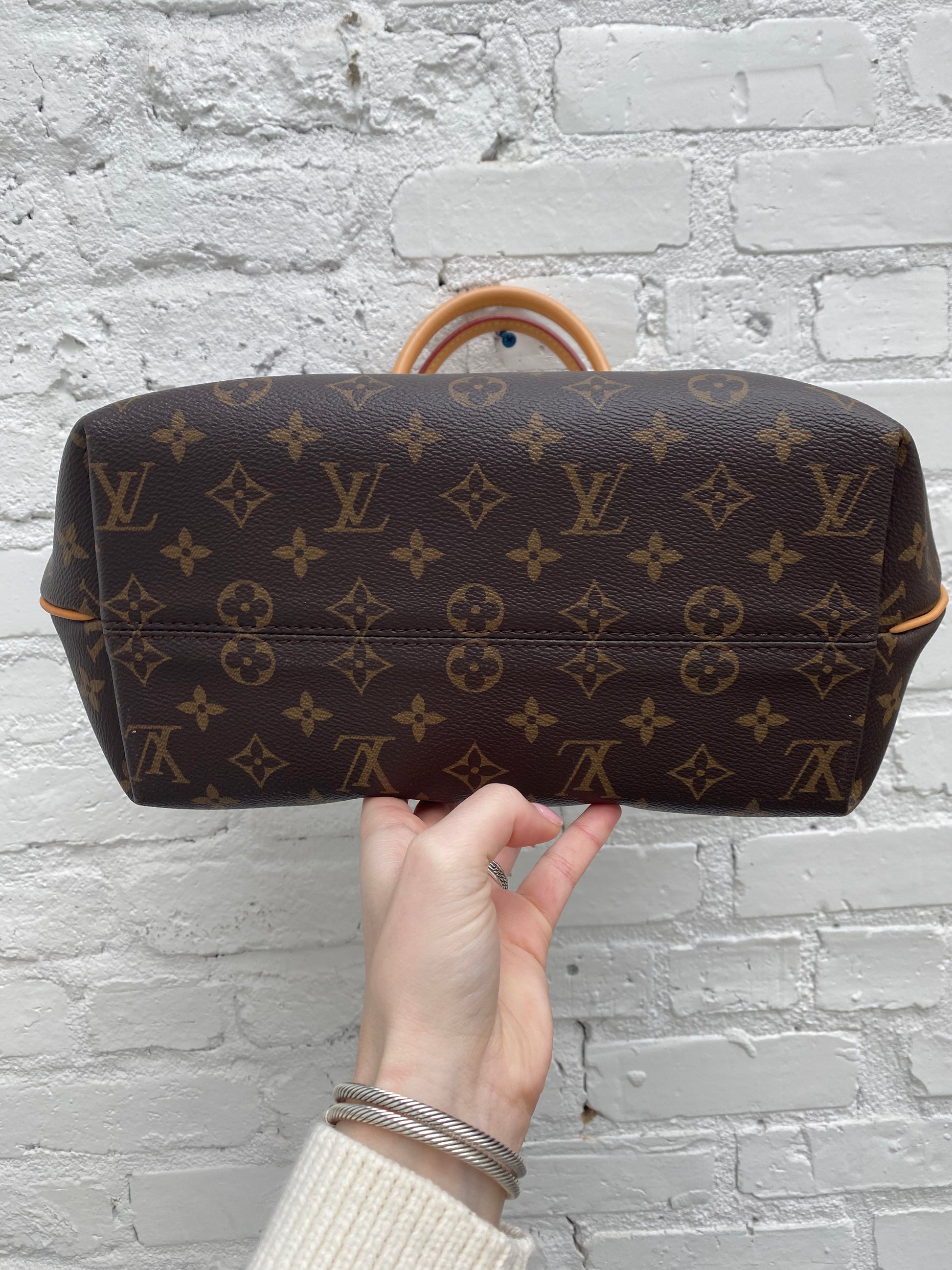 Louis Vuitton Monogram Turenne Bag – Airee Edwards