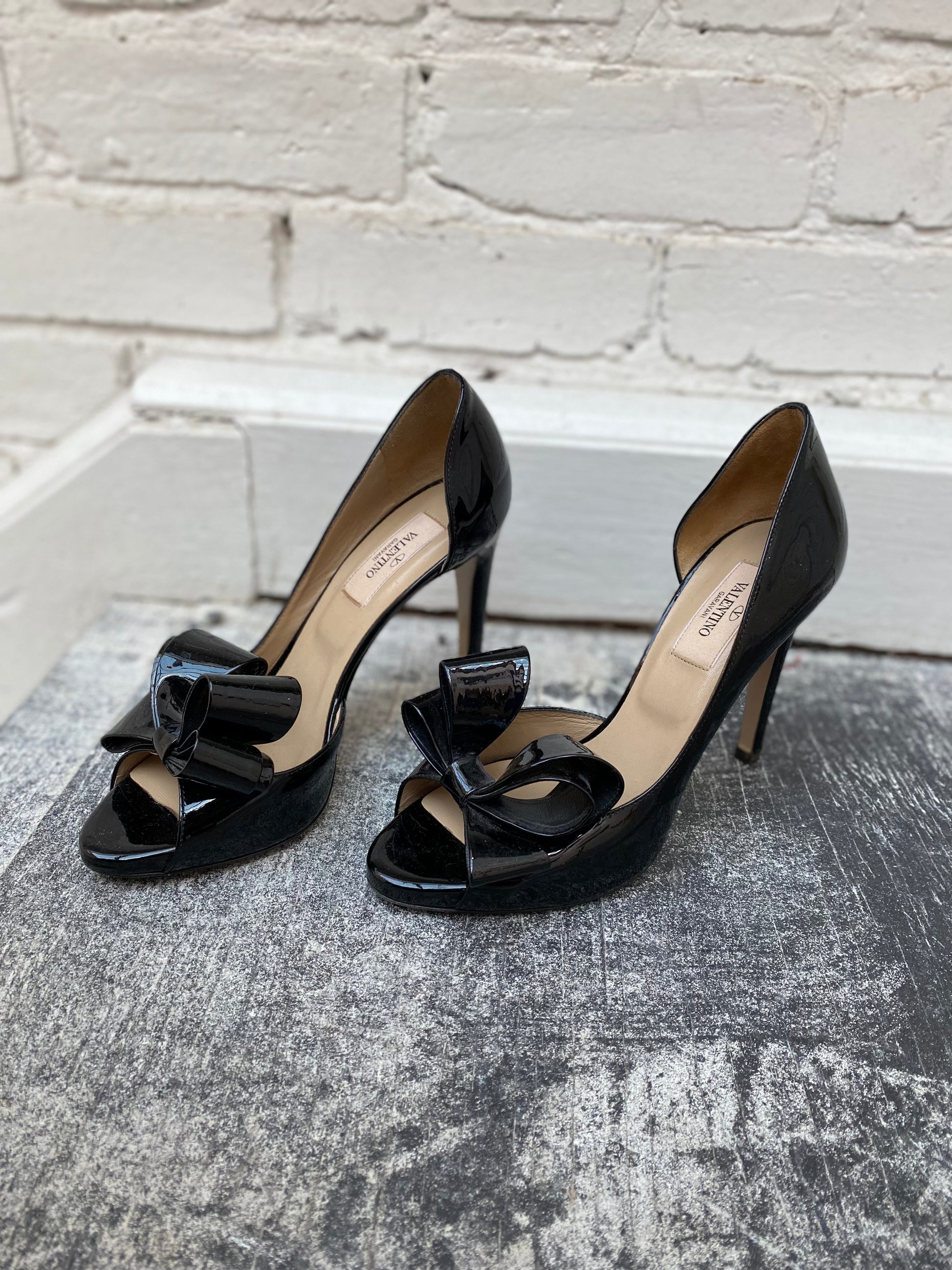 Valentino heels with bow Clearance