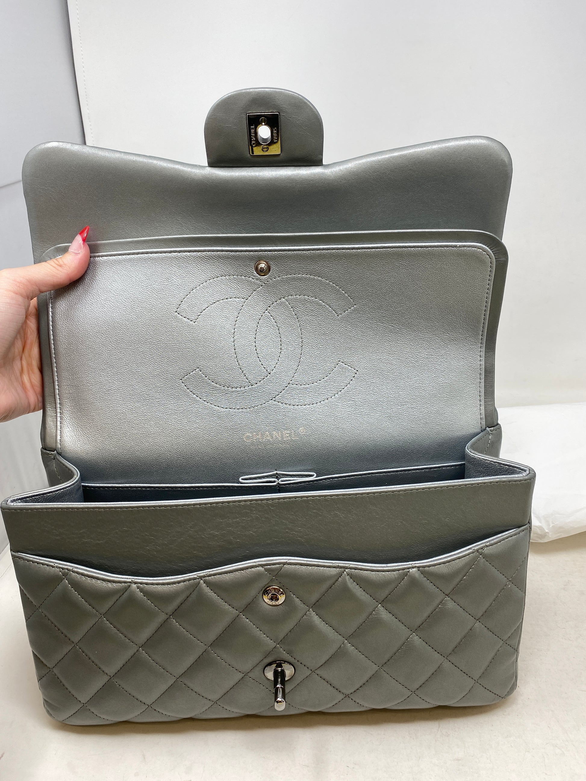 Chanel Clutch Lamb Silver