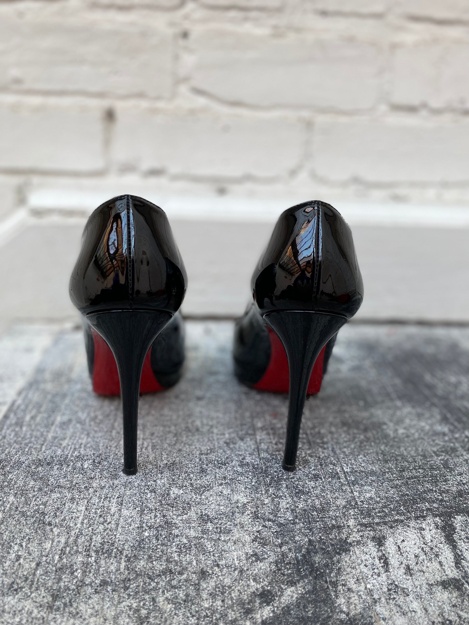 Black patent leather red bottoms outlet